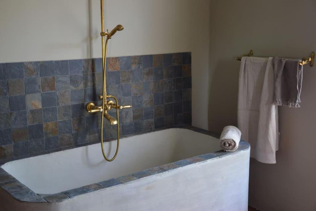 La Loge Familiale: 110M2, Place Rose Goudard, Ac ลีล-ซูร์-ลา-ซอร์ก ภายนอก รูปภาพ
