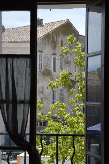 La Loge Familiale: 110M2, Place Rose Goudard, Ac ลีล-ซูร์-ลา-ซอร์ก ภายนอก รูปภาพ